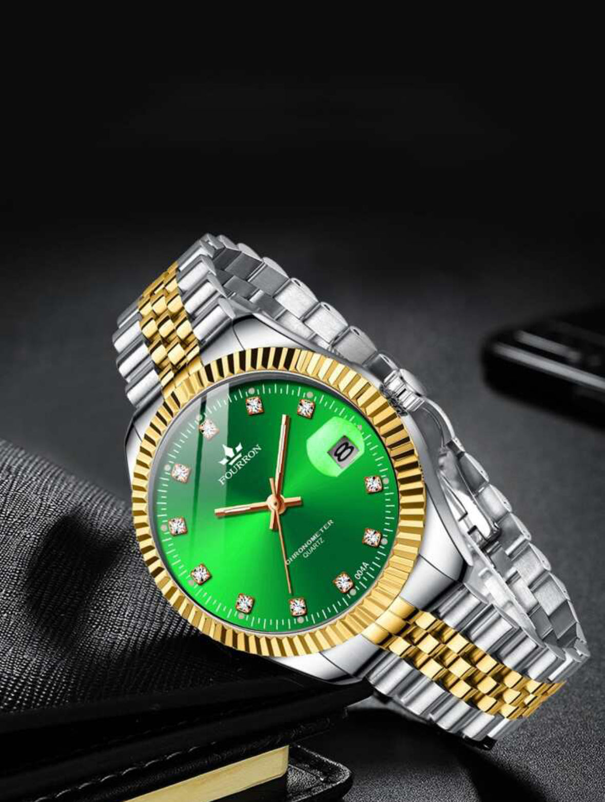 Dial luxe quartz fond vert Hulk